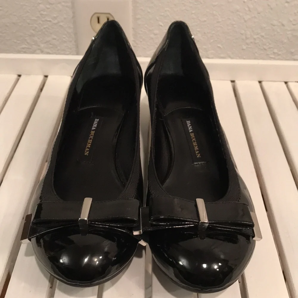 Dana Buchman brand size 9.5M black slip on shoes with block heel.